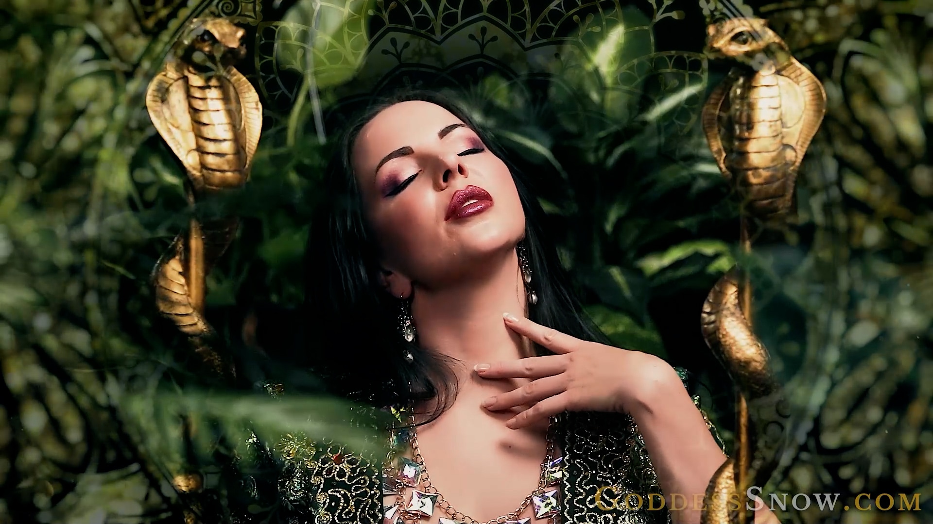 Divine Priestess : Indoctrination